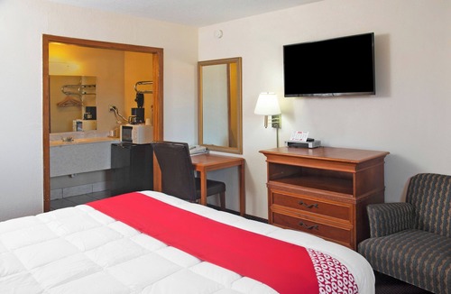 Guymon Hotel | Relaxing Couple’s Getaway – Explore Guymon with Ease!