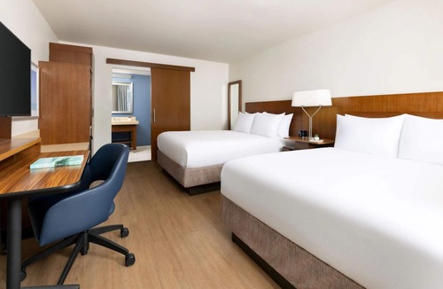 New Town Hotel | Relaxing Double Queen, Fairfield Inn, Breakfast Included, Near Downtown Key West