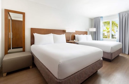 New Town Hotel | Relaxing Double Queen, Fairfield Inn, Breakfast Included, Near Downtown Key West