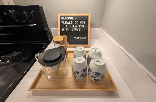 Jacksonville House | Relaxing Duplex Unit w/Pool Table