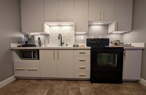 Jacksonville House | Relaxing Duplex Unit w/Pool Table