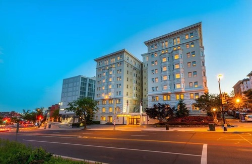 Kalorama Heights Hotel | Relaxing & Elegant Suite w/Classic Charm Near Embassy Row! Gym Access!