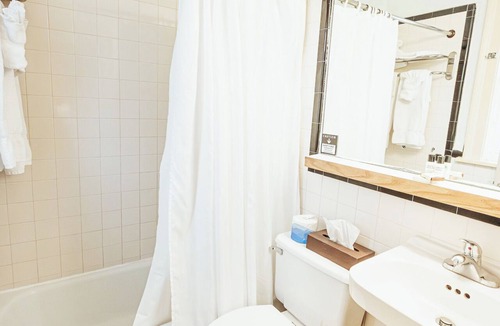 Shawnee On Delaware Hotel | Relaxing Escape | Spa Access + Golf & Adventures in One Scenic Stay | 2 Units