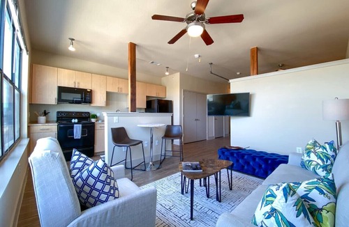 Downtown Fort Worth Condo | Relaxing Extended stays, walk Downtown!