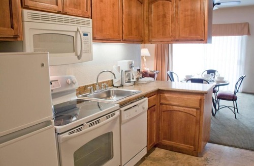 Avila Beach Hotel | Relaxing Family Friendly Suite! 2 Comfortable Units w/Free Parking, Onsite Pool