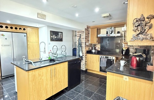 London Borough of Bromley House | Relaxing family home in London- 20 mins to london bridge station