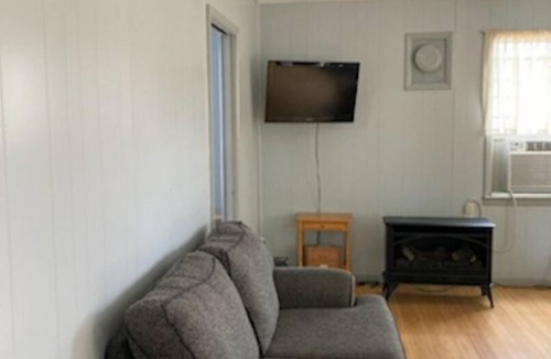 Pisgah Other | Relaxing farmhouse! Enjoy farm animals, fishing and a picnic by the pond!
