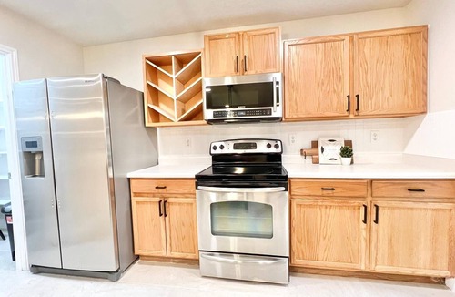 Converse House | Relaxing Feng Shui Family Retreat 12 Miles from San Antonio Airport
