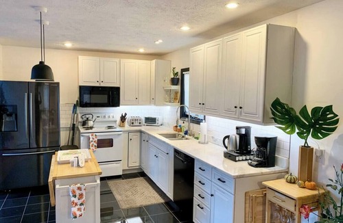 Long Pond House | Relaxing Firepit Near Kalahari/CamelBack