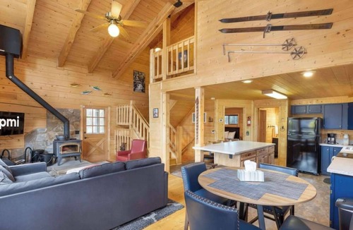 Breckenridge Cabin | Relaxing Forest Retreat with a Private Hot Tub