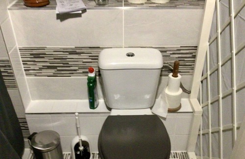 Saint-Cyr-du-Bailleul Apartment | Relaxing, tranquil studio space within a large garden, huge bed. Good internet