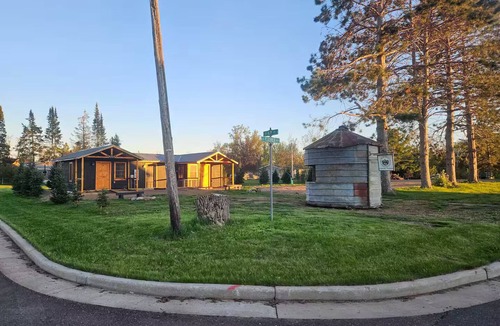 Weyerhaeuser Cabin | Relaxing fun bunk house 1