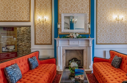 Westcliff-on-Sea Hotel | Relaxing Getaway with Tranquil Atmosphere - Breakfast, Parking & Beach Access