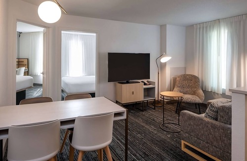 Falls Church Hotel | Relaxing Getaway Awaits! Spacious 2BR Suite with Full Kitchen, Pets Allowed!