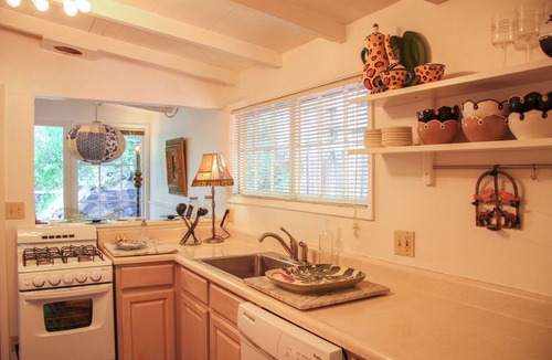 Rio Nido House | Relaxing Getaway in a Treehouse