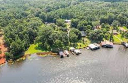 Nacogdoches House | Relaxing getaway on Lake Nacogdoches.