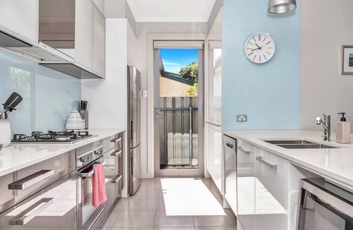 Grange House | Relaxing Getaway Steps from Grange Beach