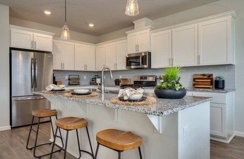 Carver House | Relaxing Getaway w/Pool Access!nn