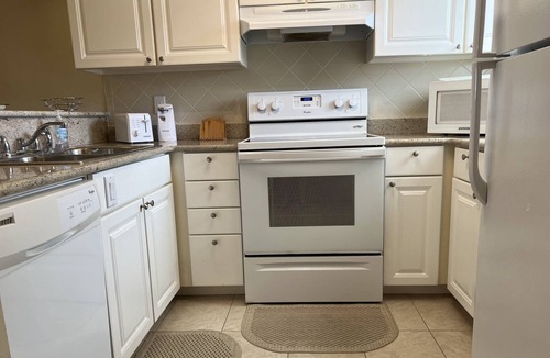 Wesley Chapel Condo | Relaxing Ground-Floor Retreat |King Suite & Private Patio