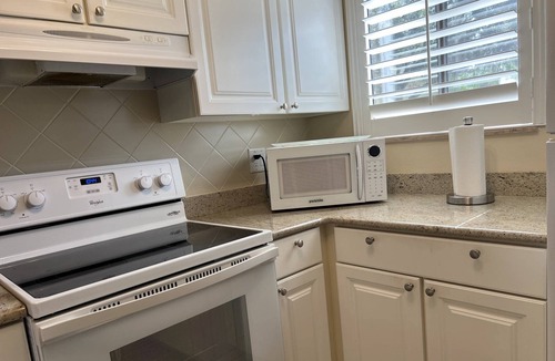 Wesley Chapel Condo | Relaxing Ground-Floor Retreat |King Suite & Private Patio