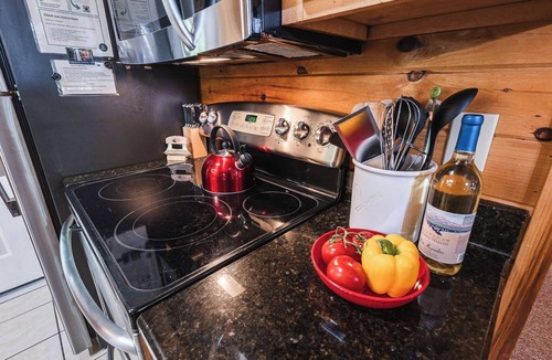 Sautee Nacoochee Cabin | Relaxing Helen Cabin with Hot Tub & Fire Pit