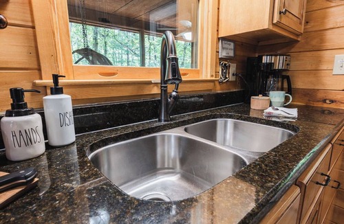 Sautee Nacoochee Cabin | Relaxing Helen Cabin with Hot Tub & Fire Pit