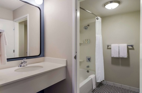 Oyster Point Hotel | Relaxing Hideaway! Spacious Unit, Pets are Welcome!