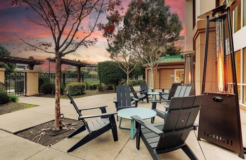 Oyster Point Hotel | Relaxing Hideaway! Spacious Unit, Pets are Welcome!