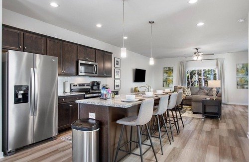 Chester House | Relaxing Home For Extended Stays~Insurance Displacements~Relocations~Travel Pros
