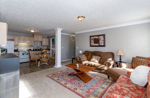 Monroe House | Relaxing home near Interstate 75