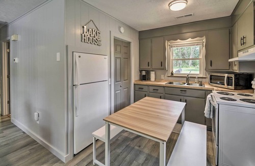 Ingles House | Relaxing home! Steps to the lake