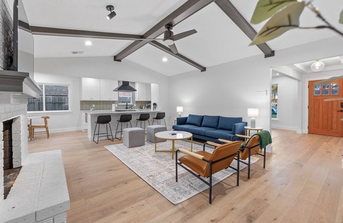 Buckner Terrace - Everglade Park House | Relaxing home with heated Pool and Spa & photo wall