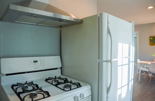 Millbrae House | Relaxing Home With SF Bay Viewnn