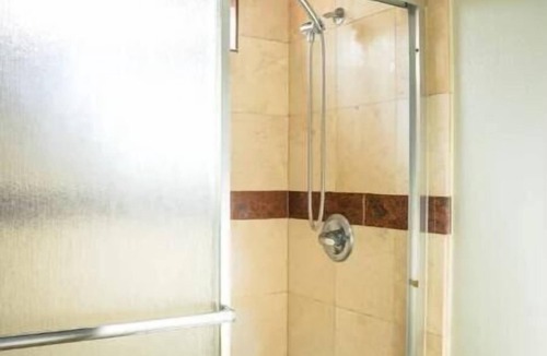 Millbrae House | Relaxing Home With SF Bay Viewnn