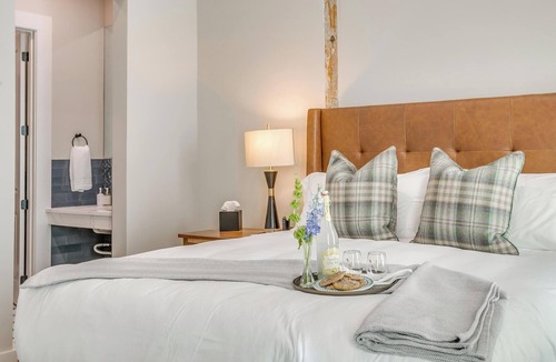 Granbury Hotel | Relaxing Hotel in Granbury Texas on the Historic Granbury Square