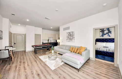 Addicks Apartment | Relaxing Houston Getaway | 2 King Suites + Game Ro