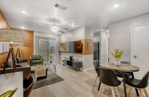 Austin Apartment | Relaxing King Suite Getaway | Sleeps 4 | Pool, Pkg