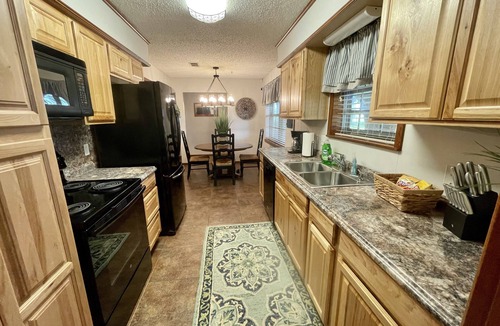 Texarkana House | Relaxing Lake House Retreat