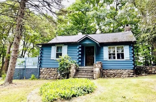 Cold Spring House | Relaxing Lake Retreat in Cold Spring