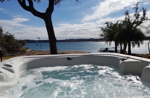 McNeil Apartment | Relaxing Lake Travis waterfront apartment with boat launch