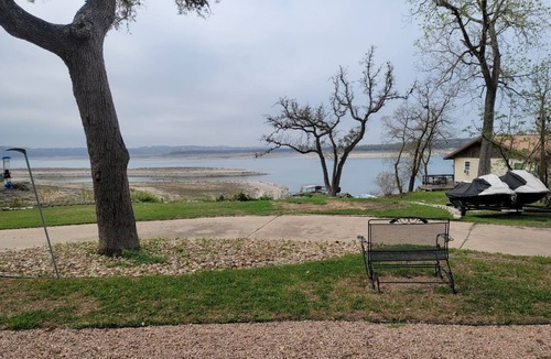 McNeil Apartment | Relaxing Lake Travis waterfront apartment with boat launch