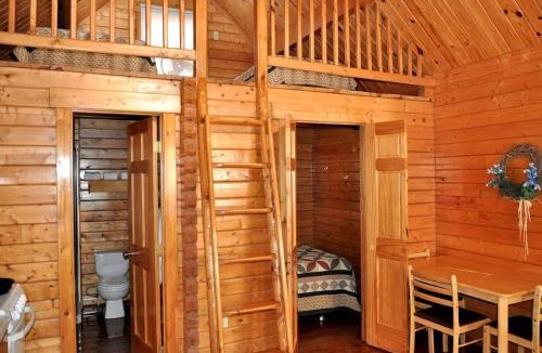 Buchanan Dam House | Relaxing Lakefront Cabin with Hot Tub, Starry Nights, Trails & Scenic Vineyards in Texas