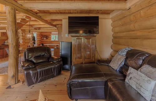 Notre-Dame-du-Laus Cabin | Relaxing Lakeside Getaway with Sauna & Hot Tub