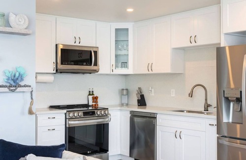 Kennydale Apartment | Relaxing Lakeside Haven