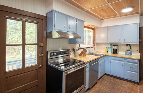 Smallwood Cottage | Relaxing Lakeview Cottage in Smallwood