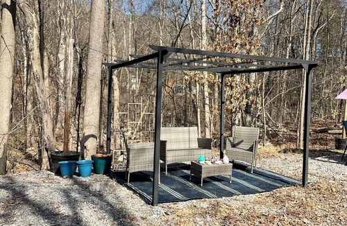 Wantage House | Relaxing large corner property with Campfire.