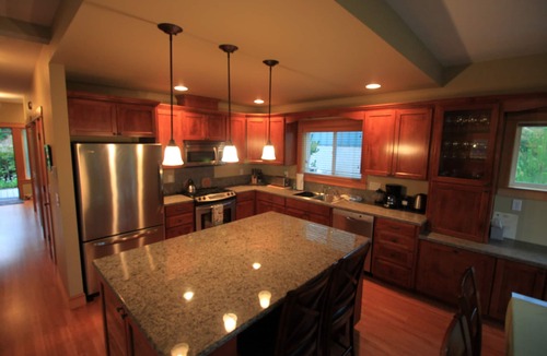 Manzanita House | Relaxing Large Spacious Home awaits you!