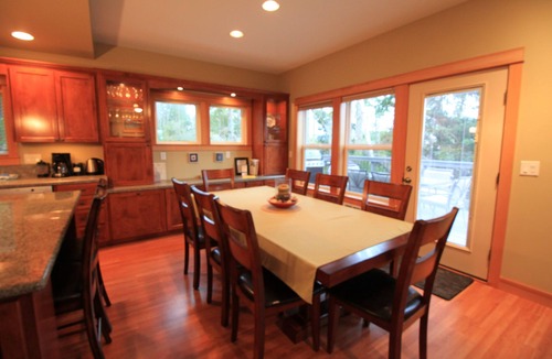 Manzanita House | Relaxing Large Spacious Home awaits you!