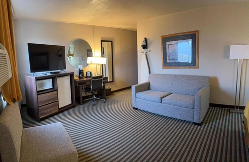 Lexington Hotel | Relaxing Lexington Suite Perfectly Near the Heart of the City w/Free Parking