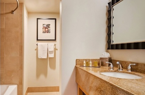 Berkeley Hotel | Relaxing Marina Stay | 2 Units | Pool & Pet Friendly